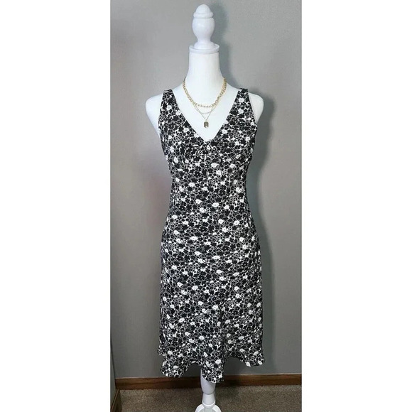 Express Dresses & Skirts - Y2K Express Floral sleeveless dress size 5/6 Black And White Knee Length